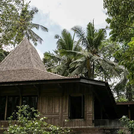 Umah Cengkeh Villa